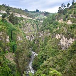 Auf dem Weg zur Kirche - Canyon Río Guáitara