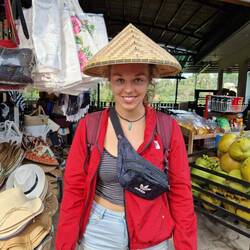 Die werden hier zum Reis abbauen getragen🤭