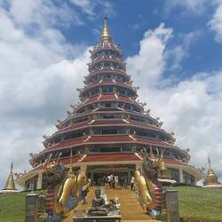 Kegelgebäude des "Wat Huay Pla Kang"