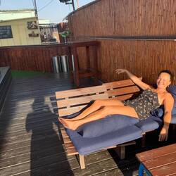 Fix und foxy auf der Dachterrasse relaxed