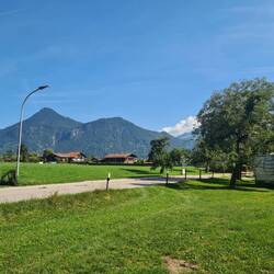 Blick vom Stellplatz auf die Berge.