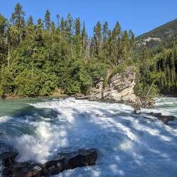 Rearguard Falls, wo wir Lachse springen sahen