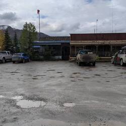 Coldfoot Camp - check-in and chow area