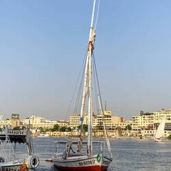 The Felucca coming to pick us up