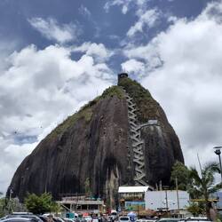 El Peñón de Guatapé und seine ca. 700 Stufen