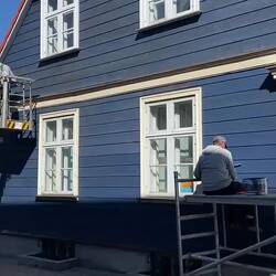 Finally finding someone who paints the beautiful colours :)