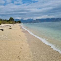Die andere Insel, die man dort sieht ist Lombok. Da geht's auch bald hin!