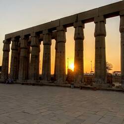 Love that we aee these temples at sunset