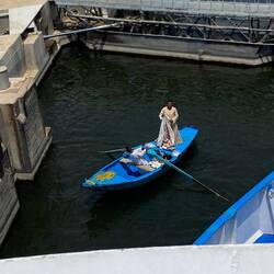 A rowboat thats followed us into the locks!