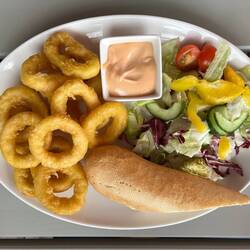 Calamaris mit Cocktailsoße