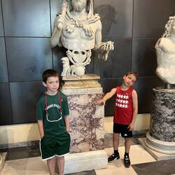 turns out Medusa fought Heracles and won!