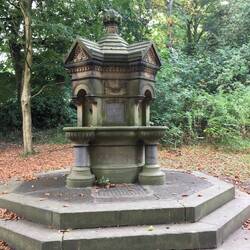 1888 fountain memorial to Ann Clarkson for her work preventing animal cruelty.