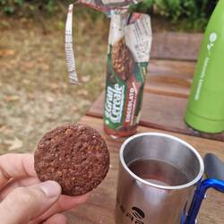 Colazione abbondante dopo la nottata sotto il diluvio