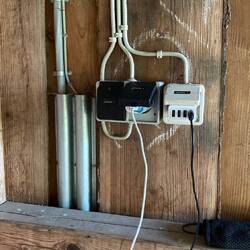 3 Steckdosen, u.a. zum E-Bike Aufladen