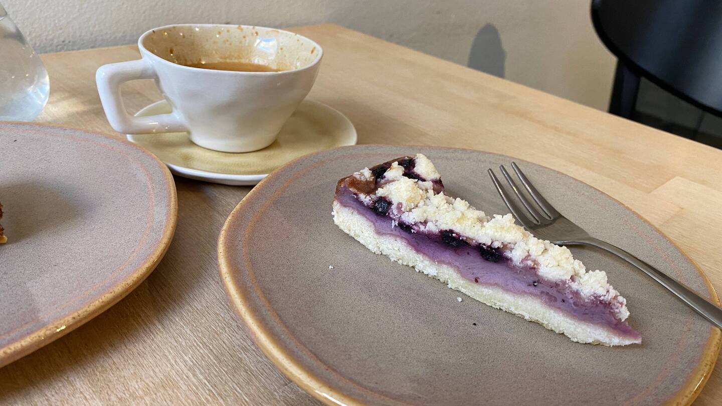 The tinies piece of cake. Everything costs the double of expectations here. Or is half size.