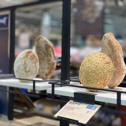 Even the daily bread selection gets a gallery display. 😀😍