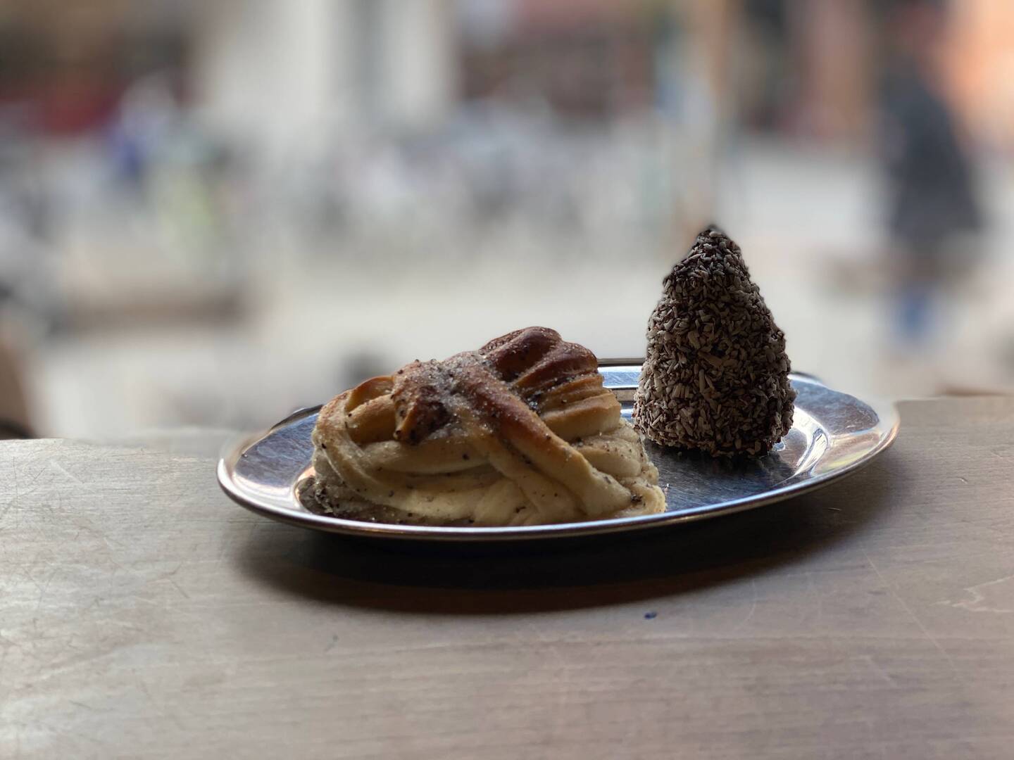Tasty sweets in Lilla Kafferosteriet