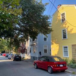 More examples of cool New England houses