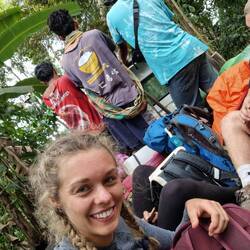 Auf der Ladefläche ging es zurück zum Treffpunkt😇