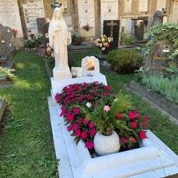 Memorial to a young girl