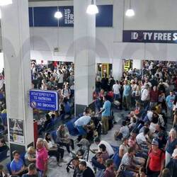 Gedränge am Flughafen