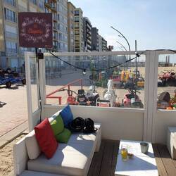 Une petite bière au Clapotis, sur le bord de mer de De Panne