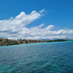 Verlassene Strände, wo wir mit einem kleinen extra Boot hingefahren wurden🏝