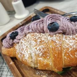 קוראסון מנחם