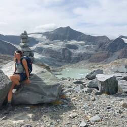 Udsigt over gletscher, sø og stenbukke - vores frokoststop