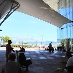 Im Flughafengebäude von Split