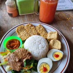 Nasi Camupur (Tofu & Tempe)