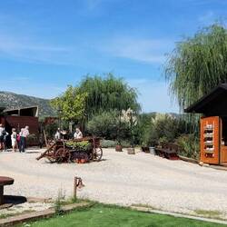 Am Eingang zum Agro Etno Park