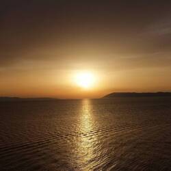 Abendstimmung beim Essen auf der Terrasse