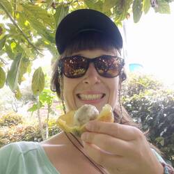 Ich mit unbekannter Frucht