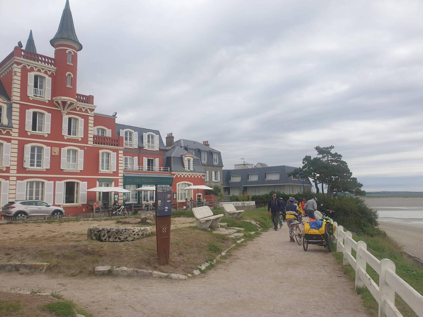 Devant l´Hôtel-restaurant lesTourelles au Crotoy