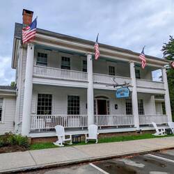 Deerfield - Historic district. Deerfield Inn