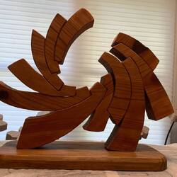 Une des multiples scultures de Donna,