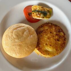 Arepa con Huevo & Arepa de Choclo