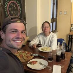 Erstmal ne Pizza und Nudeln