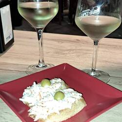 Marjan en ik samen naar de tapas wijk