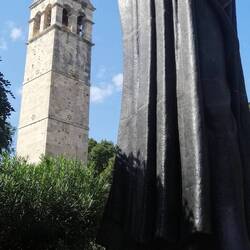 Bronzestatue des Bischofs Gregor von Nin