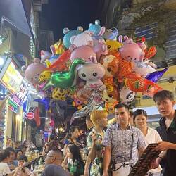 ... and then there were balloons for sale??