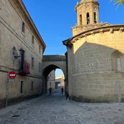 Entering Puenta de La Reina