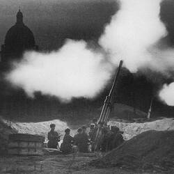 Soviet antiaircraft battery in Leningrad near Saint Isaac's Cathedral, 1941