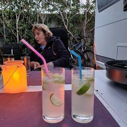 Caipiroska, haben wir auf dem letzten Campingplatz kennen gelernt😋...und heute Abend gleich kopiert