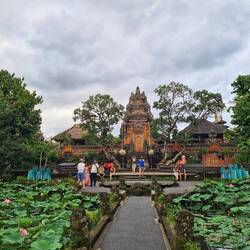 Pura Taman Saraswati