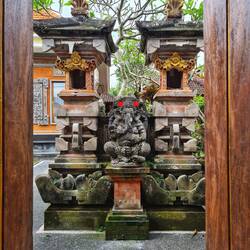 Privater Haustempel "durchs Schlüsselloch" fotografiert 🤫