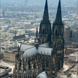 A "Bird's eye view" shows the cruciform plan