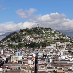 Von oben gibt es einen tollen Blick auf Quitos Altstadt