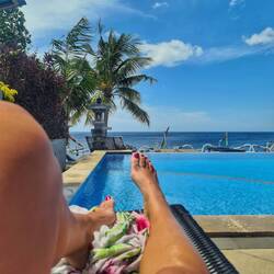 Off day am Pool 🍹